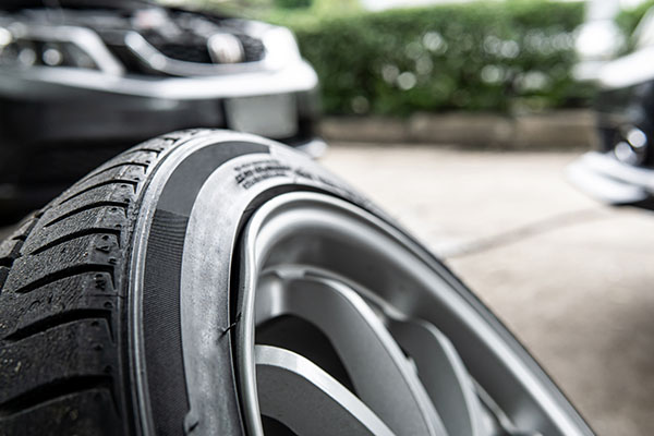 How To Change A Tire - Simple And Easy